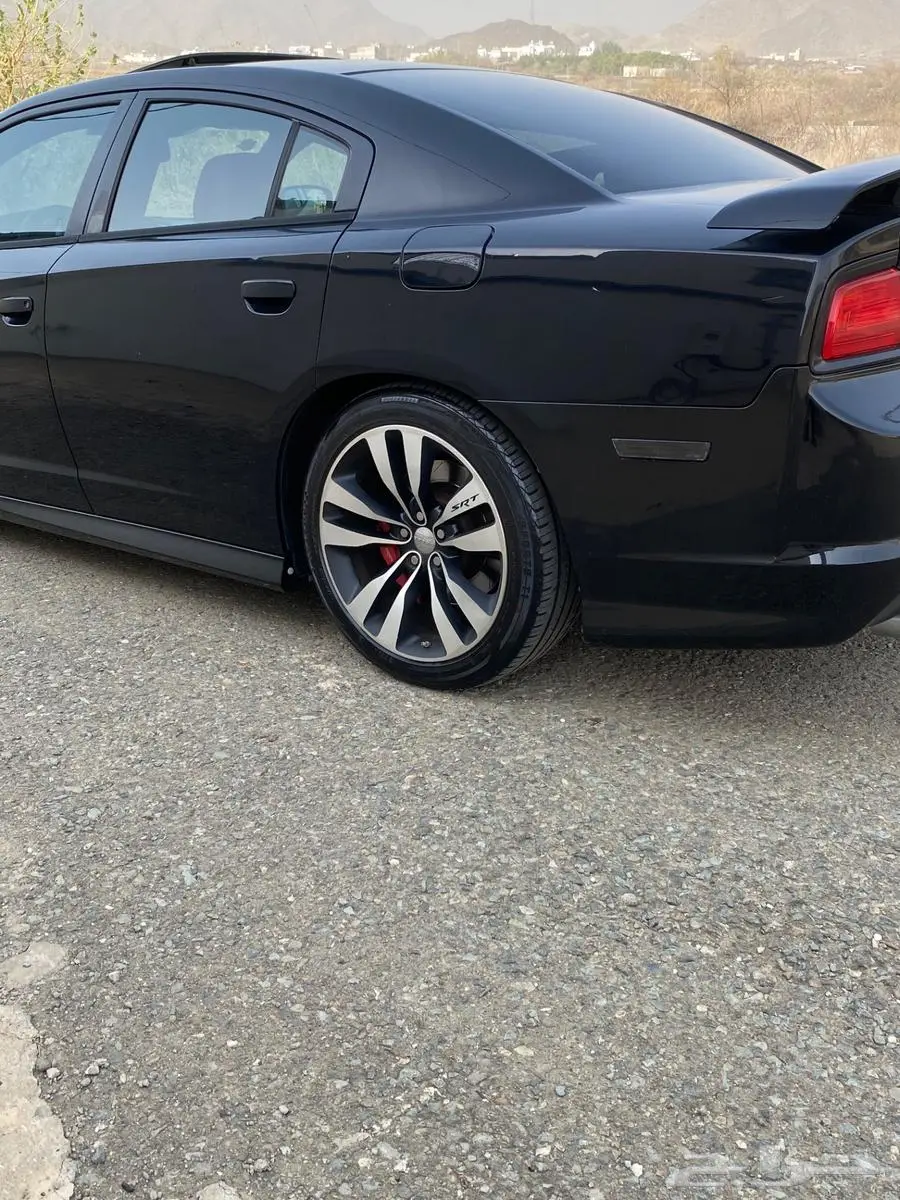 دودج تشارجر srt8 21