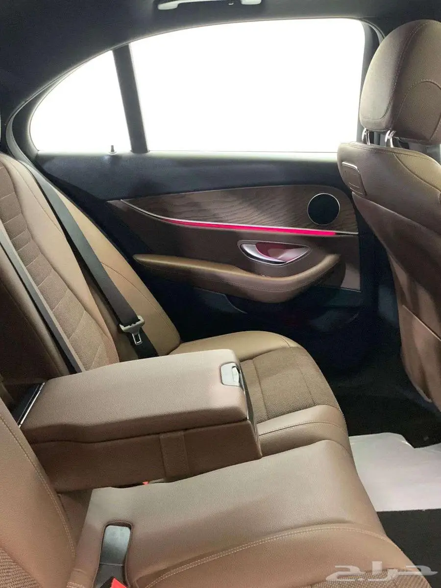 مرسيدس E200 2021 27