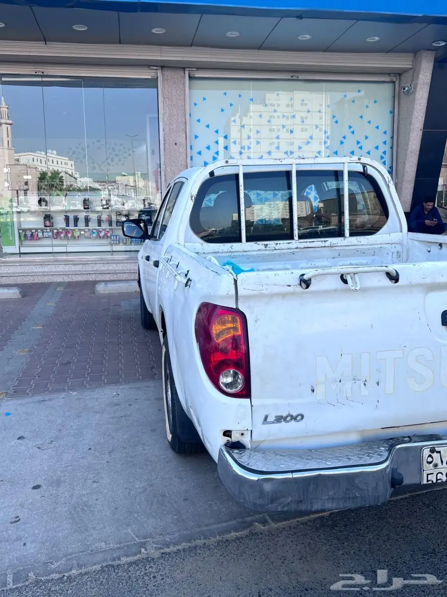ونيت ميستوبيشي L200 موديل 2010 3