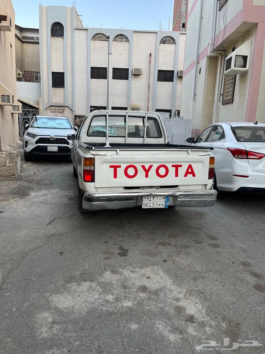 للبيع هايلوكس 90 على الشرط 10