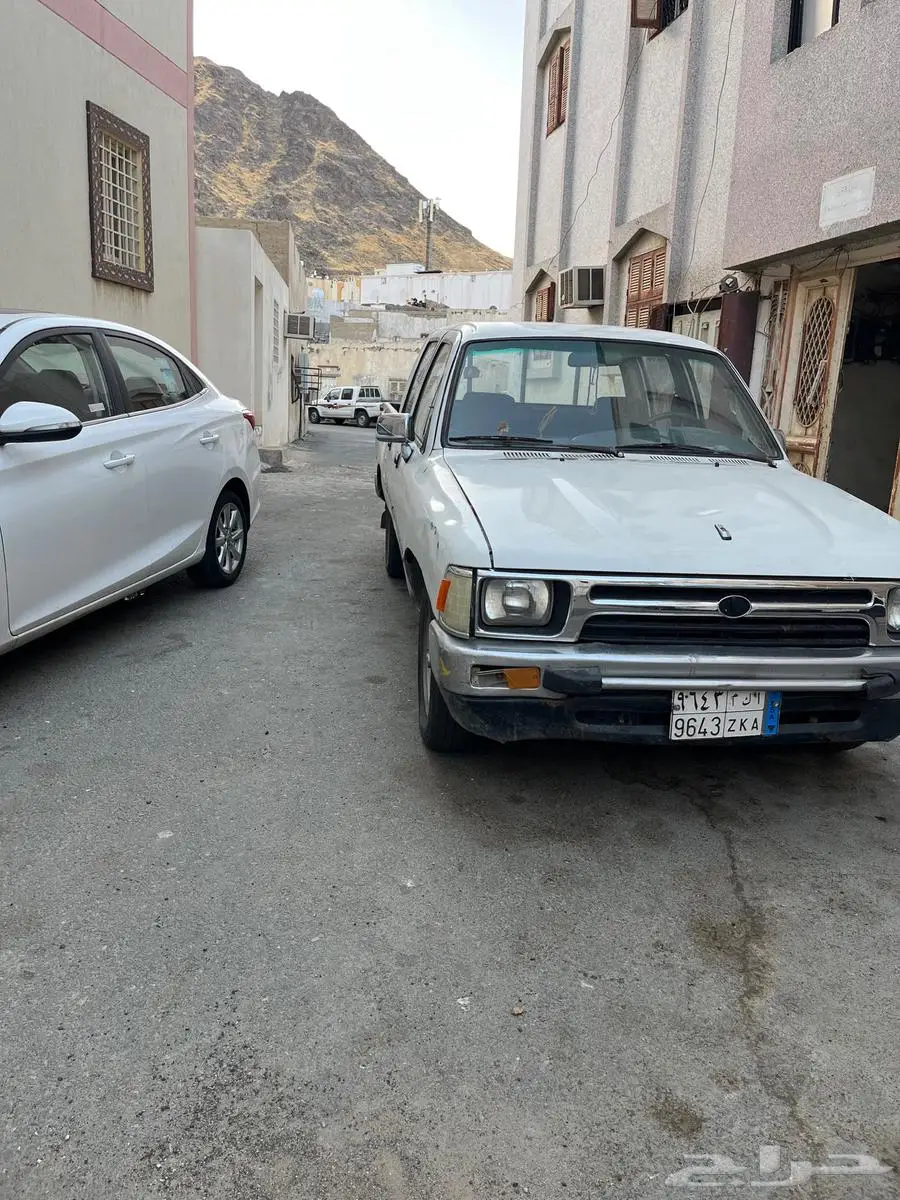 للبيع هايلوكس 90 على الشرط 2