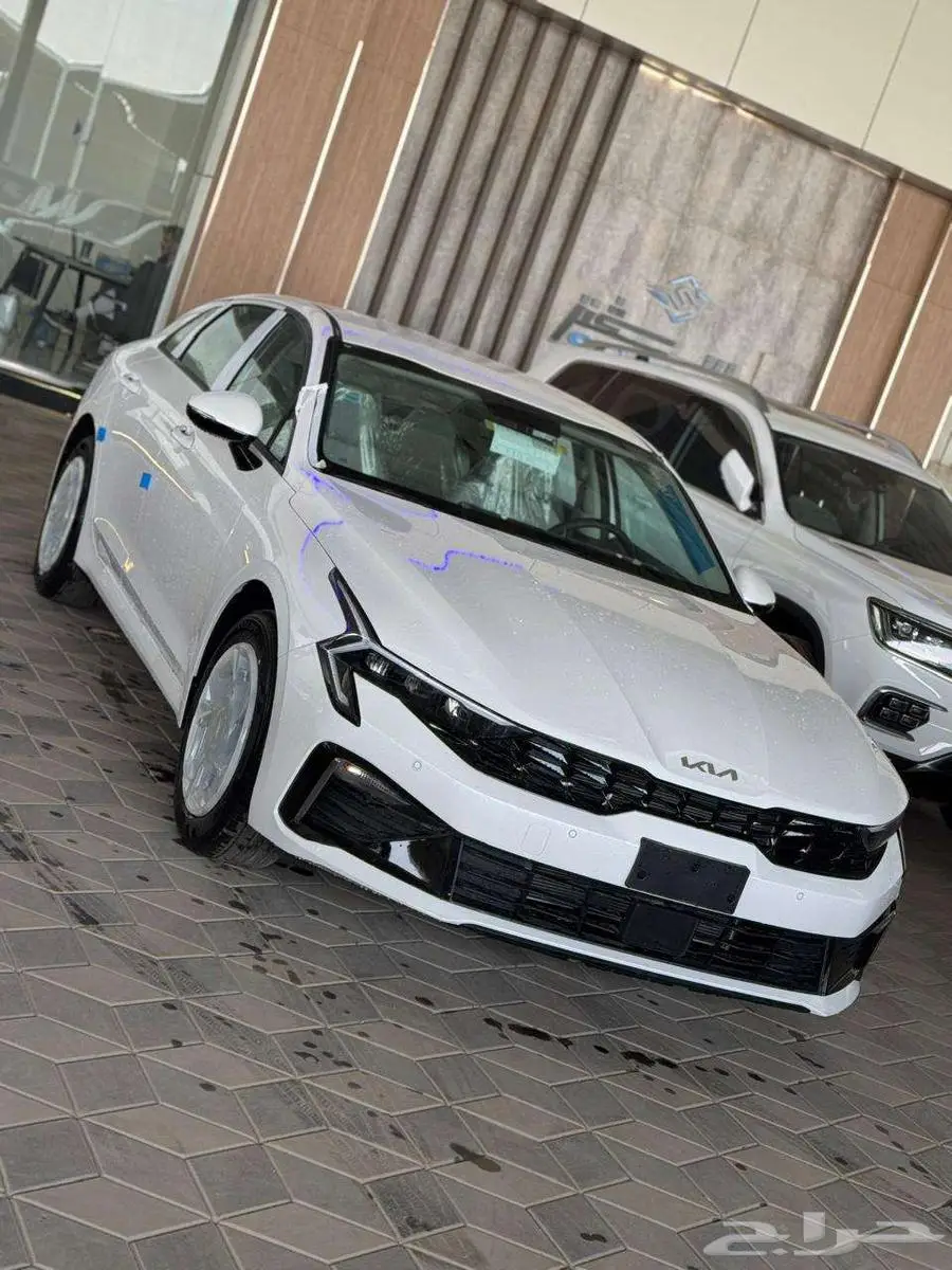 كيا k5 موديل 2025 فئة الاستاندر مطور 3