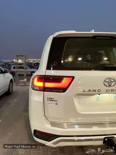 لاندكروزر ( GXR 4 ) بنزين موديل 2025 استلام فوري 329000 2
