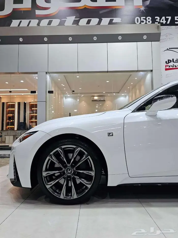 لكزس is 350 ارنوب 2024 F سبورت ( فل كامل بحاله الوكاله ) 6