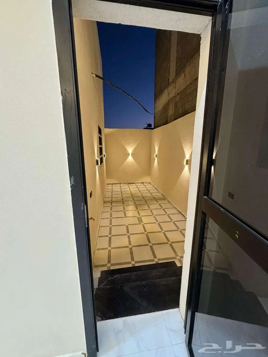 الخضراء - حي العوينة للبيع 830 الف 12