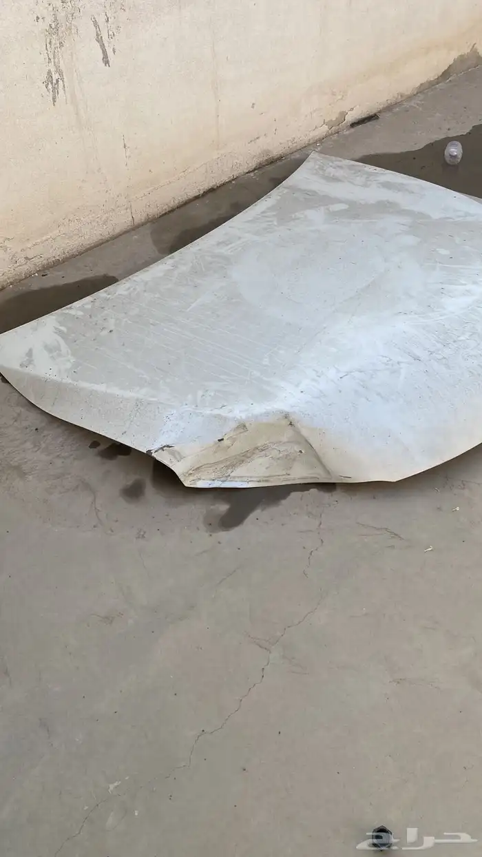 يوجد لدي كبوت كامري 17 وكاله وفيه صدمه خفيفه يتم تعديلها 1