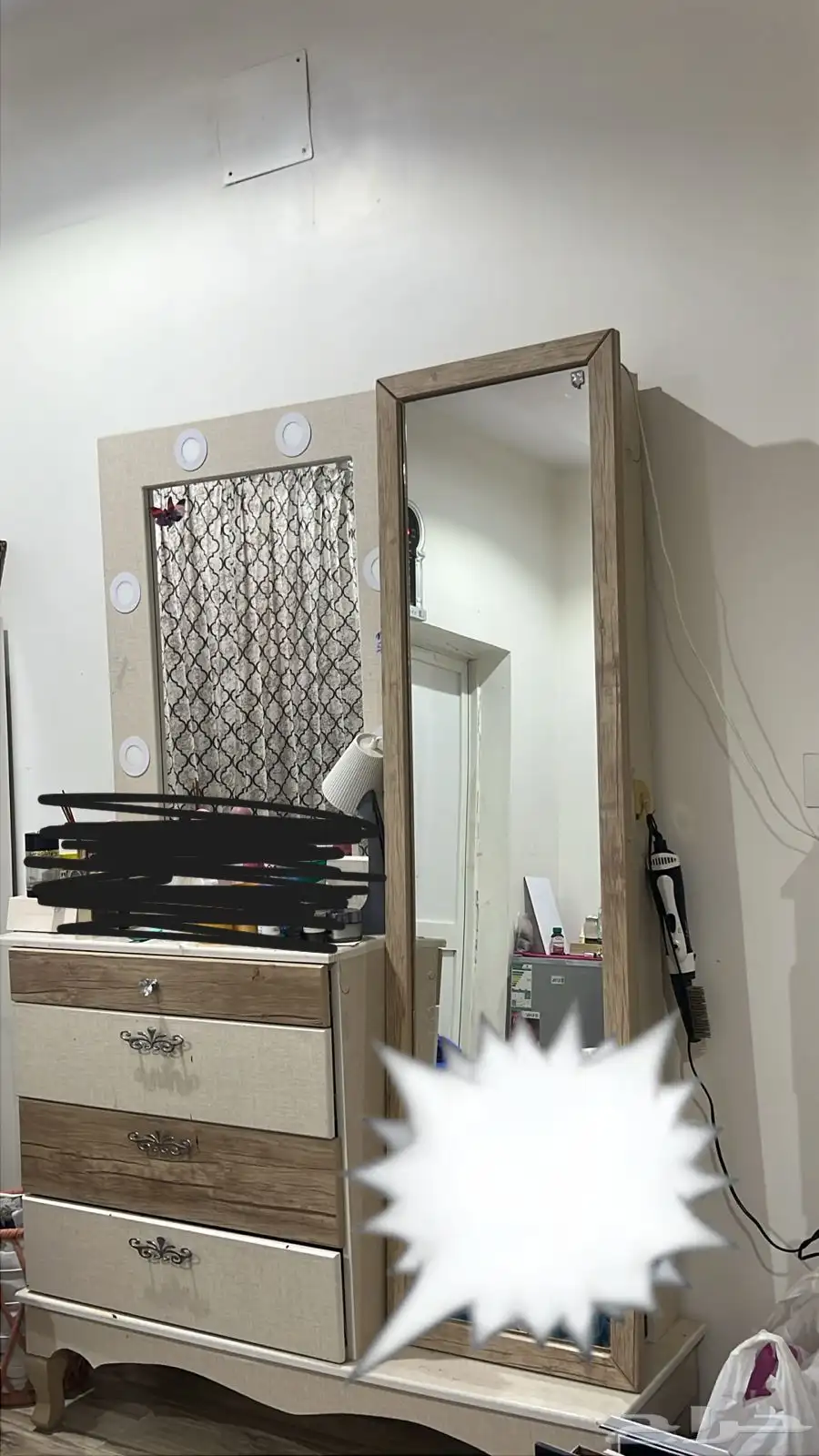 غرفة نوم اخت الجديده دولاب كبير ثلاجه توشيبا نظيفه - كنب 1