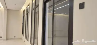 للبيع فيلا في ضاحية نمار 810 م و شقتين مدينة الرياض 3