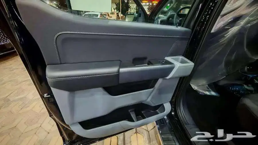 متوفر فوردF150 XLT v6 موديل 2024 لون أسود 16