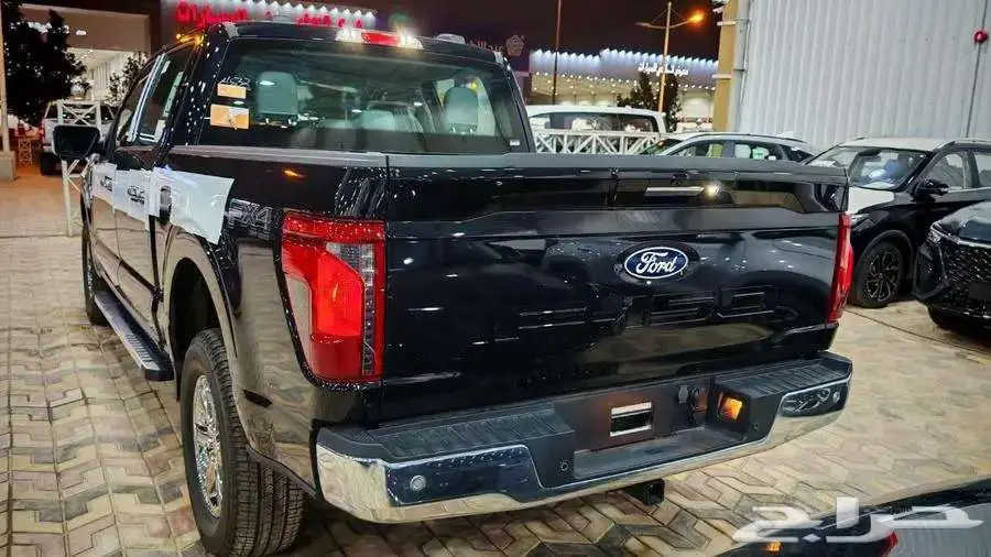 متوفر فوردF150 XLT v6 موديل 2024 لون أسود 3