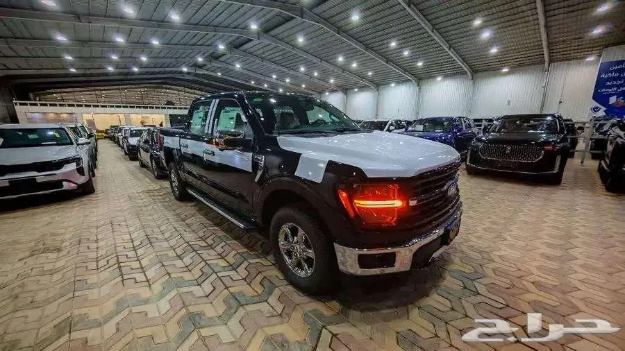 متوفر فوردF150 XLT v6 موديل 2024 لون أسود 1