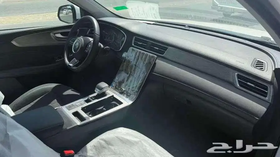 ام جي RX 5 نص فل 2023 بانوراما 12