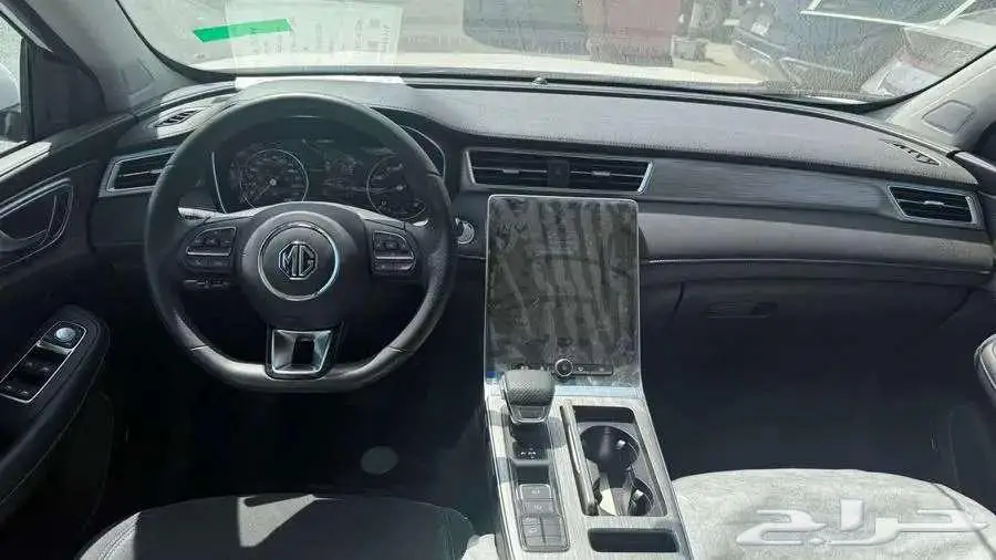 ام جي RX 5 نص فل 2023 بانوراما 3