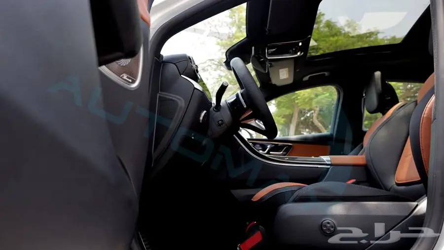 2025 Mercedes-Benz GLC200 COUPE 4MATIC GCC 7