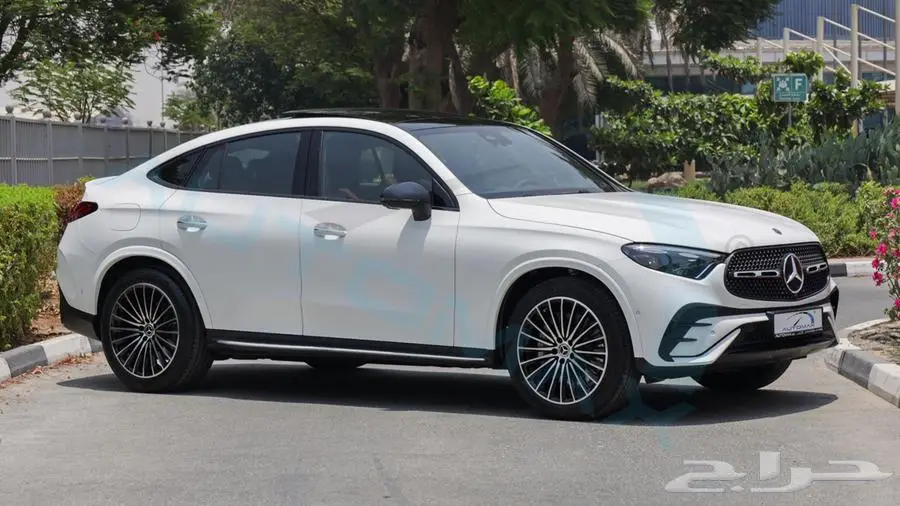 2025 Mercedes-Benz GLC200 COUPE 4MATIC GCC 3