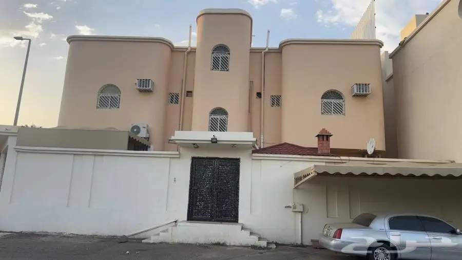 للإيجار دور مؤثث بخميس مشيط - ام سرار خلف مستشفى الحياة 5