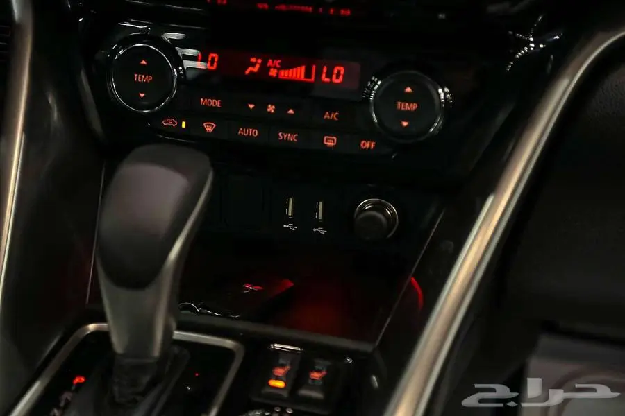 ميتسوبيشي اكليبس كروس GLS-HL 2025 تصميم رياضي عصري 13