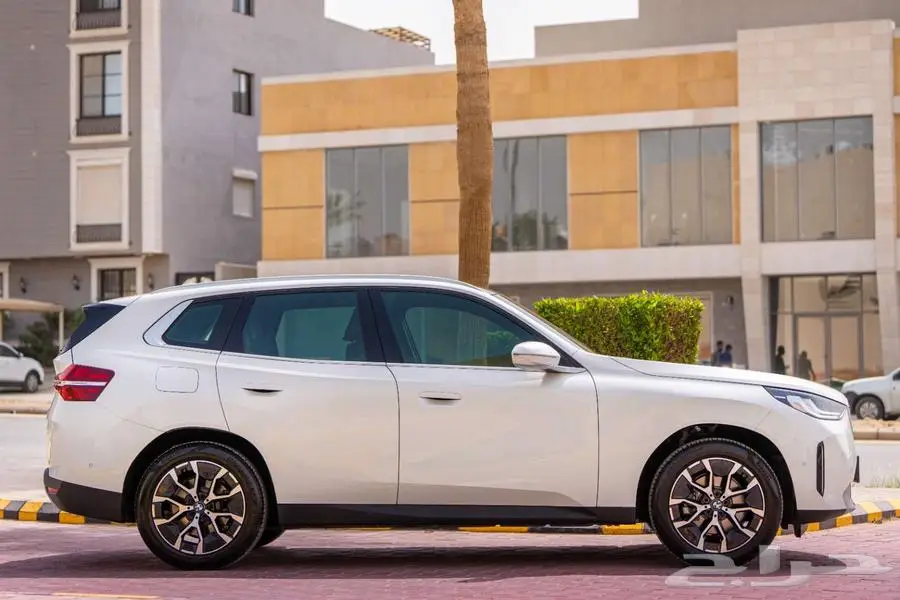 BMW X3 2025 ابيض خليجي تحت الضمان 2