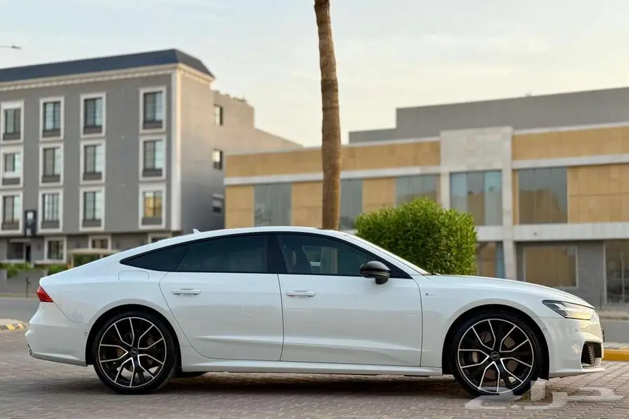 اودي A7 ابيض 2022 سعودي 2