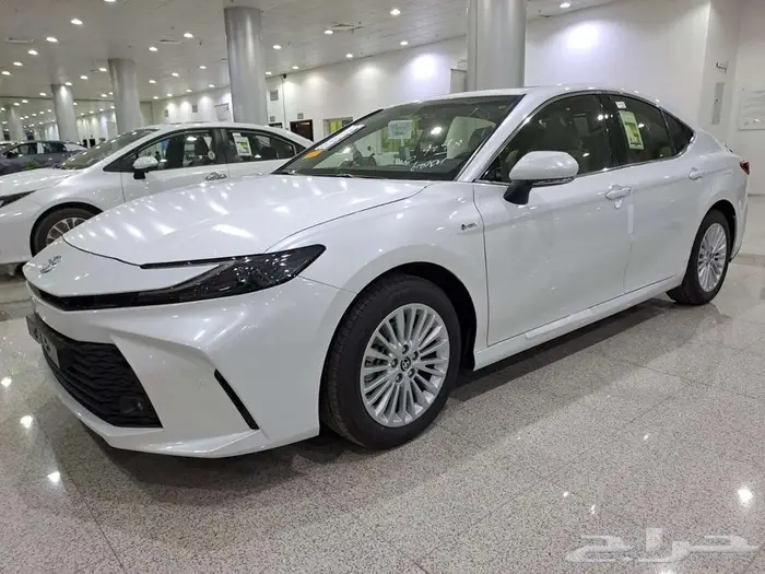 تويوتا كامري E بلس هايبرد 2025- الاقل سعرا بالمملكه 11