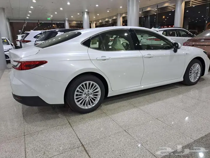 تويوتا كامري E بلس هايبرد 2025- الاقل سعرا بالمملكه 8