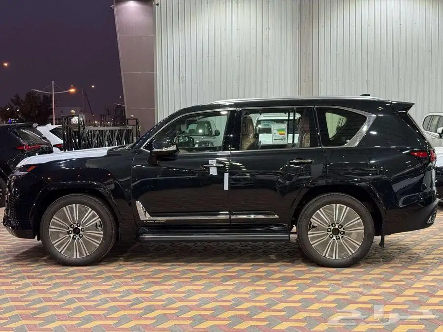 جيب لكزس 2025 LX600 BB بريمي يتوفر جميع الالوان 2