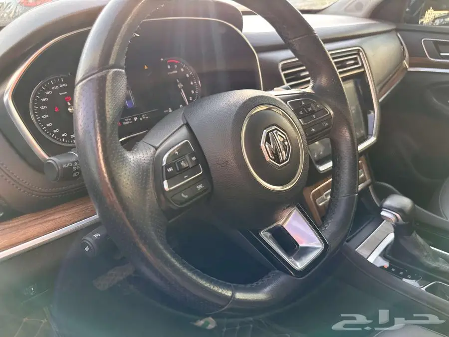ام جي RX8 2020 19