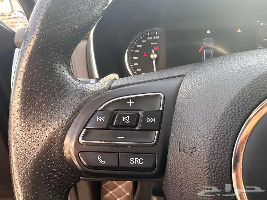 ام جي RX8 2020 32