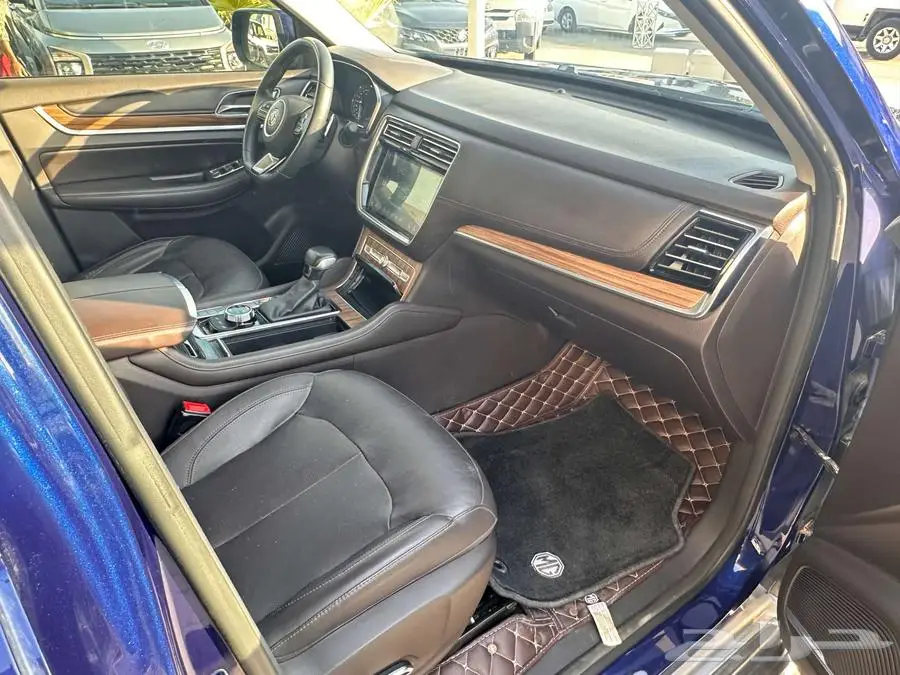 ام جي RX8 2020 10