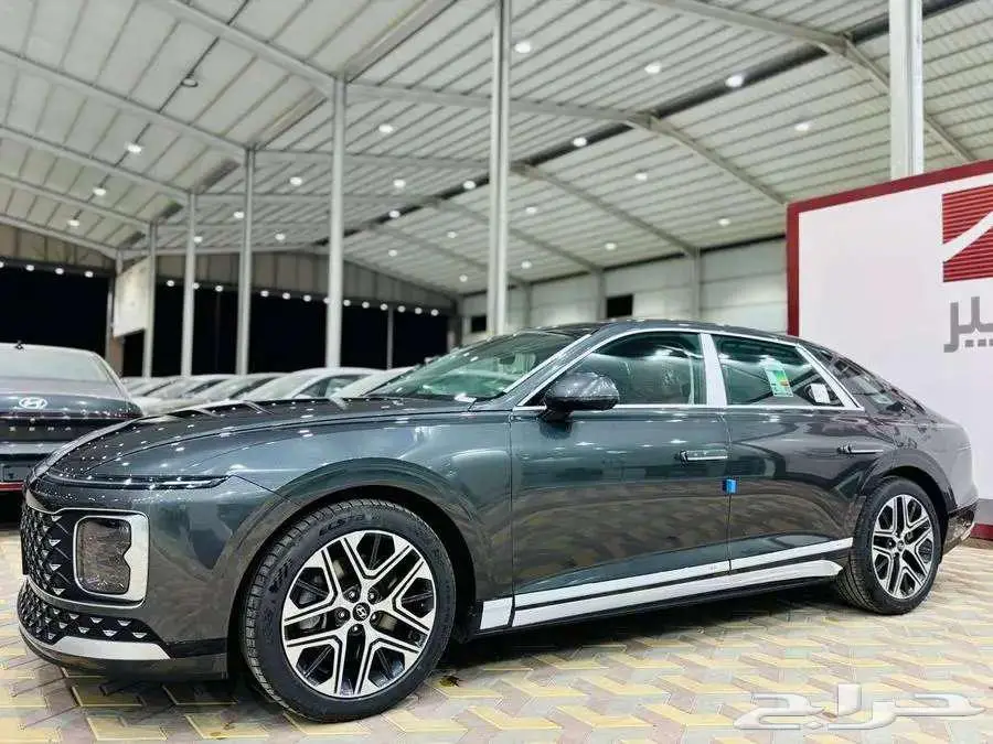 هيونداي ازيرا بريميوم 2025 بسعر 165400بالضريبة 5