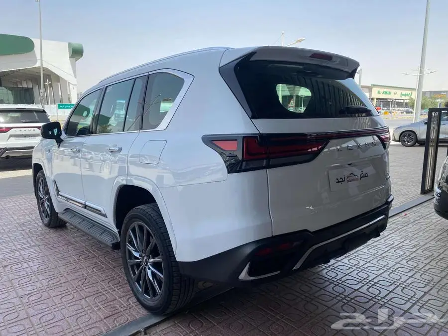 لكزس FSPORT LX600 2023سعودي 13