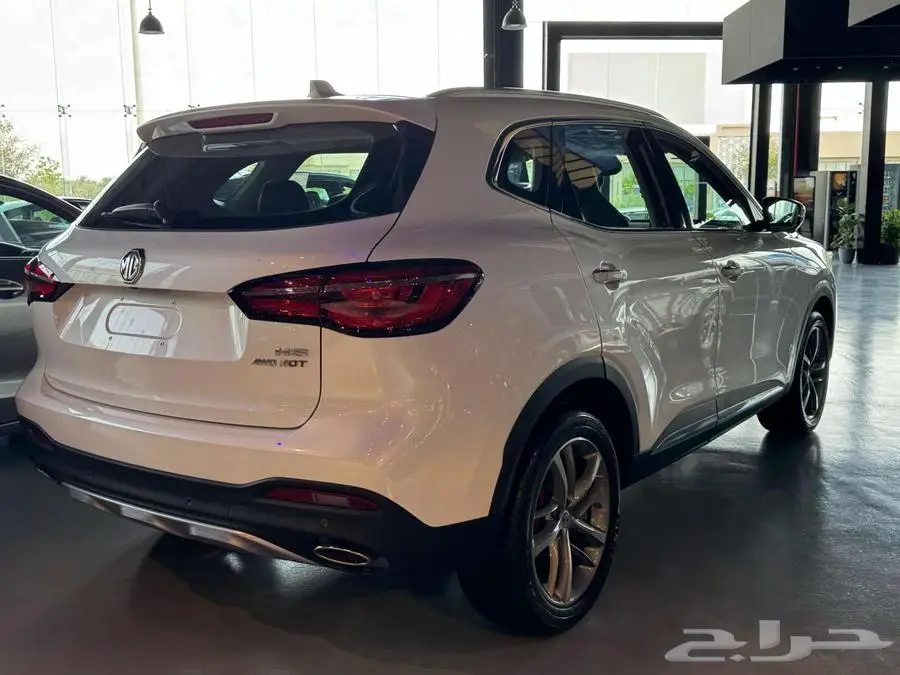 MG HS DELUXE 2023 سعر مجنون 2