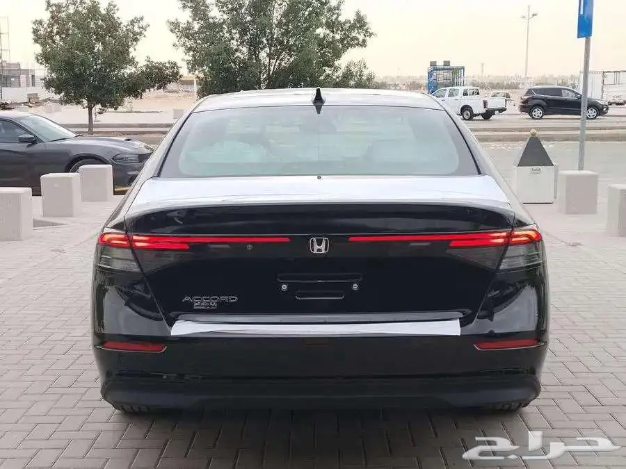 هوندا اكورد ستاندر 2025 1