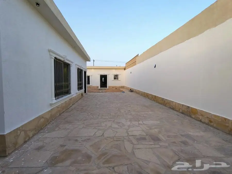 للايجار السنوي استراحة عزاب في حي الرمال   عرض رقم D1145 4