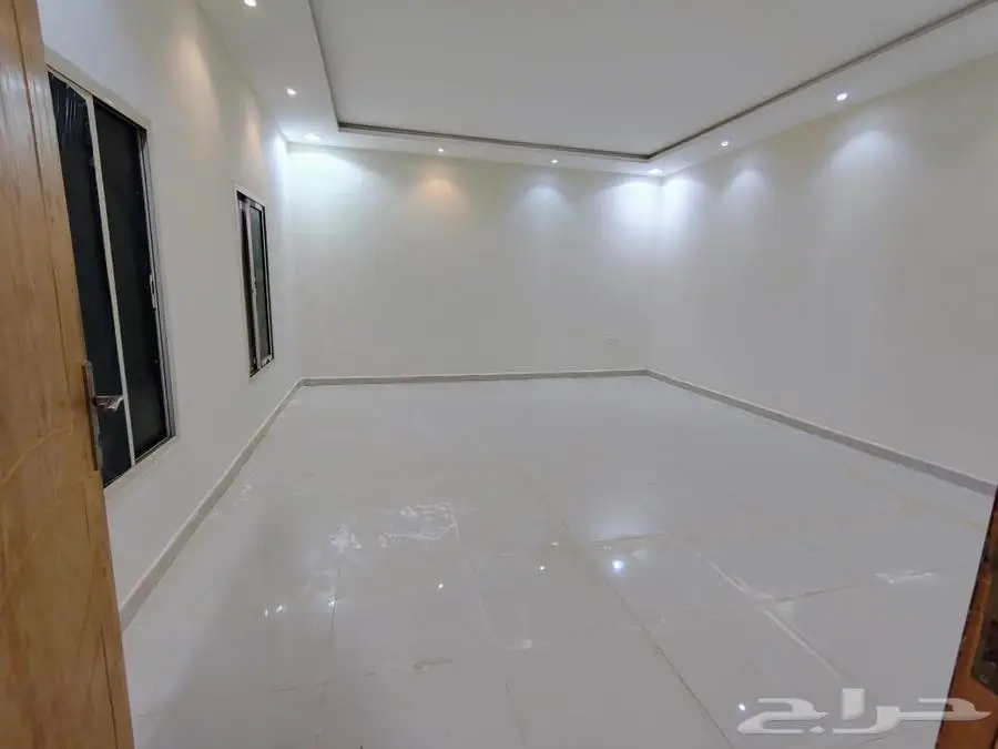 للايجار السنوي استراحة عزاب في حي الرمال   عرض رقم D1145 0