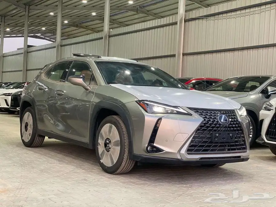 لكزس UX 300 H فل كامل هايبرد 2025 - خليجي 1