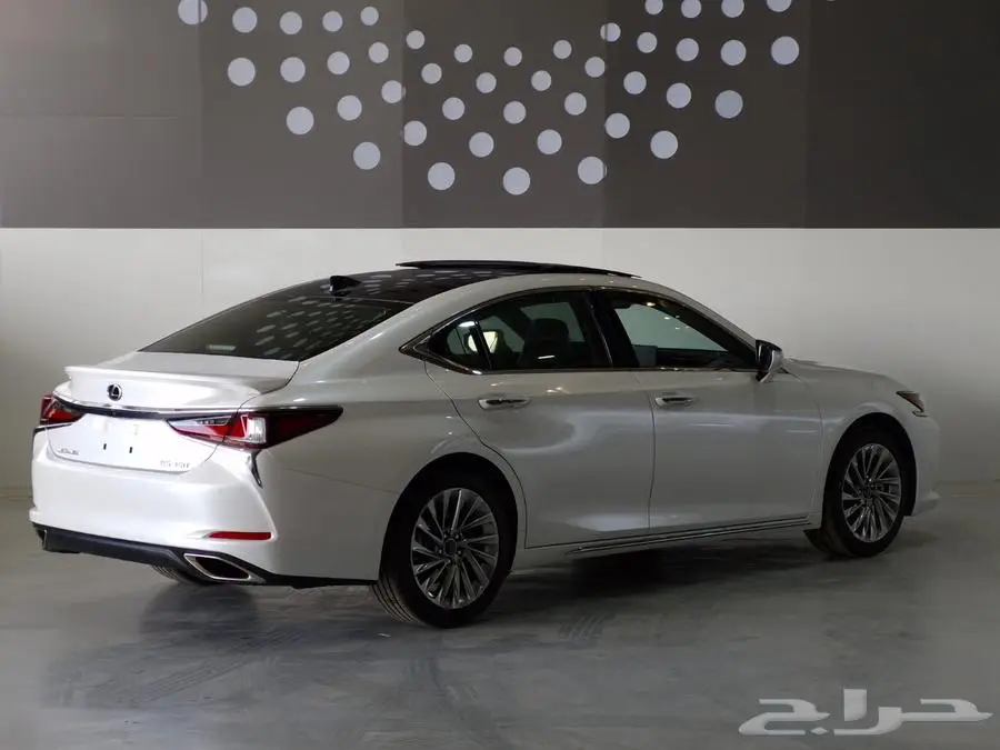 لكزس ES 350 DD فل كامل 2025 -ابيض (257900)باقل الاسعار 1