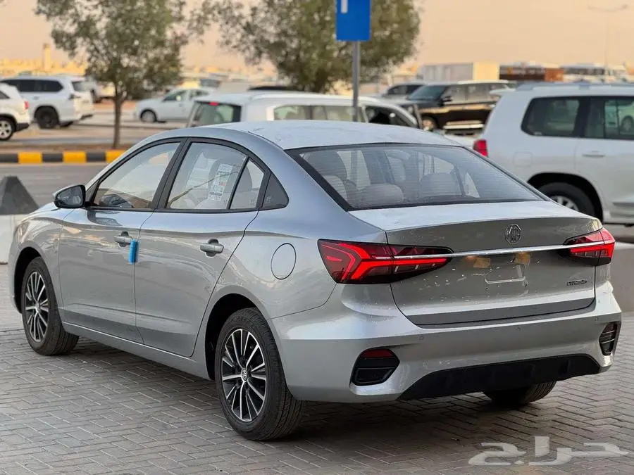 ام جي 5 شكل جديد موديل 2025 استاندر 10