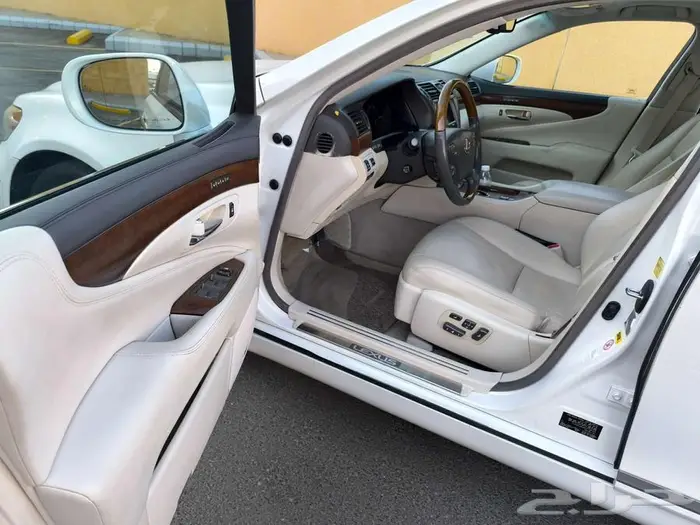لكزس LS 460 سعودي وكاله للبيع 12
