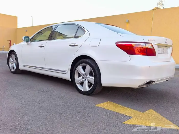 لكزس LS 460 سعودي وكاله للبيع 0