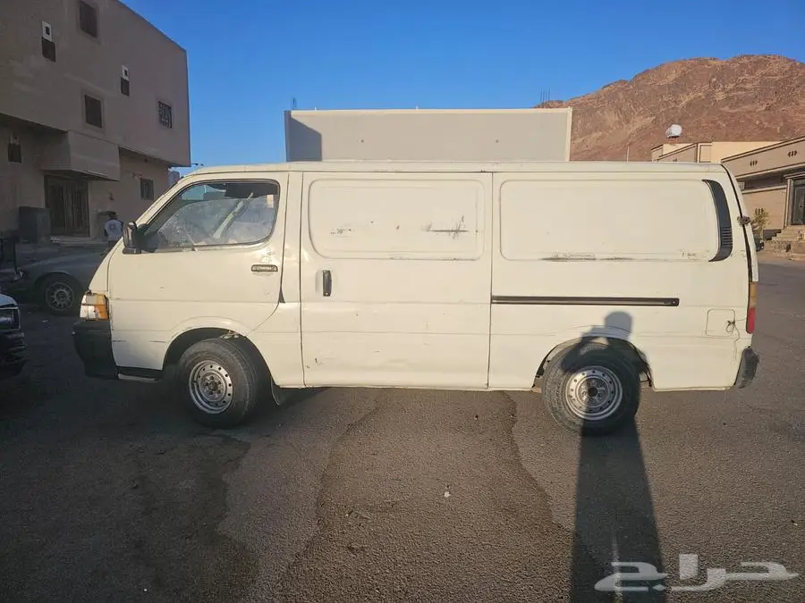 باص تويوتا موديل 2000 3