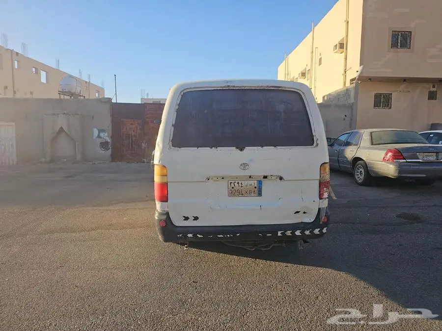 باص تويوتا موديل 2000 6