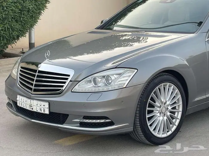 مرسيدس بانوراما S300 فضي 2012 ماشي 94 ألف بحالة ممتازة جدا 9
