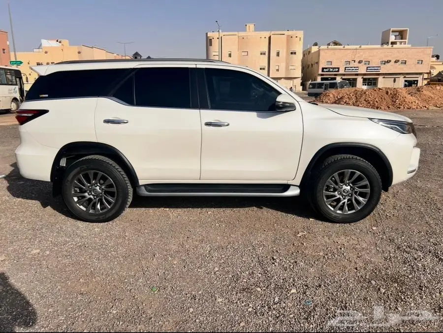 فورتشنر 2022 بنزين vx3 فل كامل 10