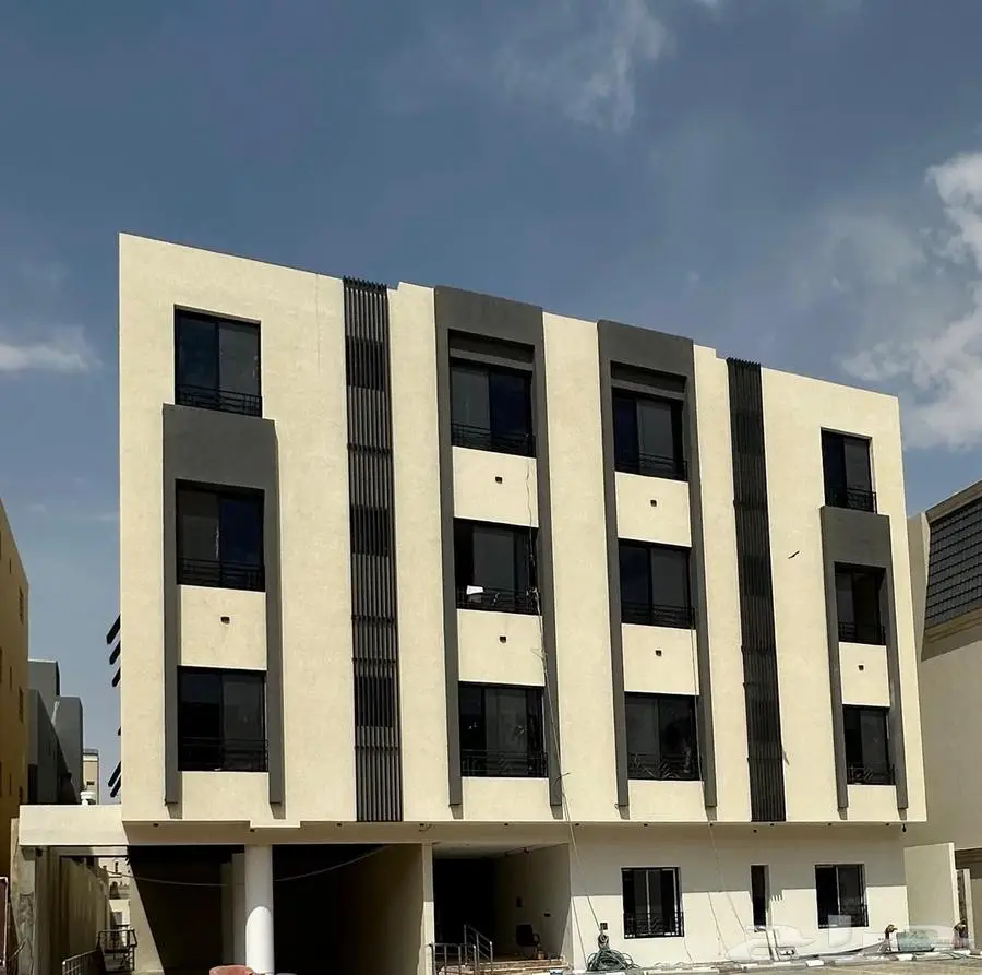 للإيجار عمارة بالكامل بحي النرجس 0