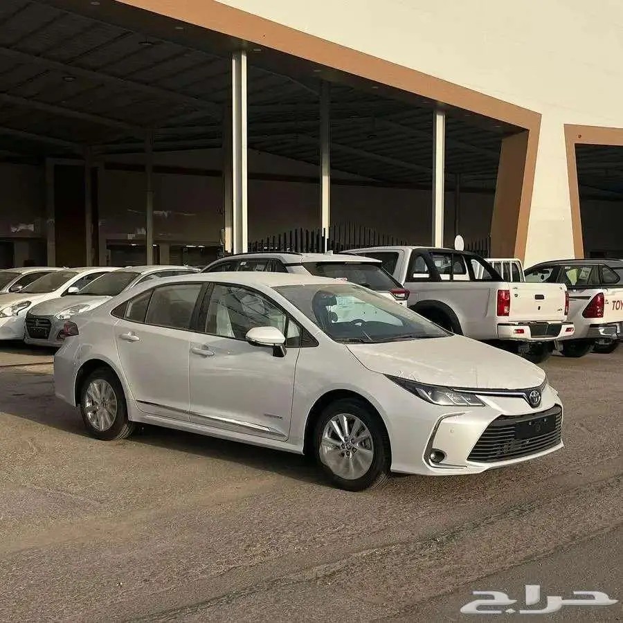 تويوتا كورولا XLI مطور 2025 - عروض الأقساط 1