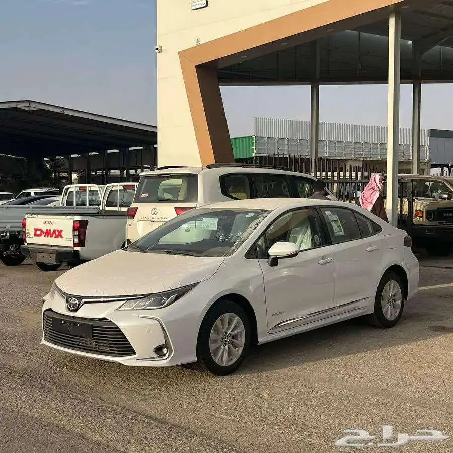 تويوتا كورولا XLI مطور 2025 - عروض الأقساط 7
