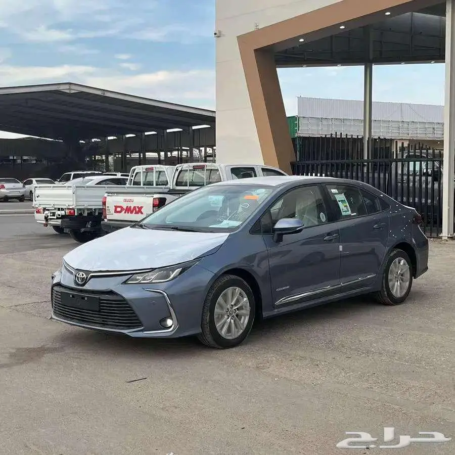 تويوتا كورولا XLI مطور 2025 - عروض الأقساط 5