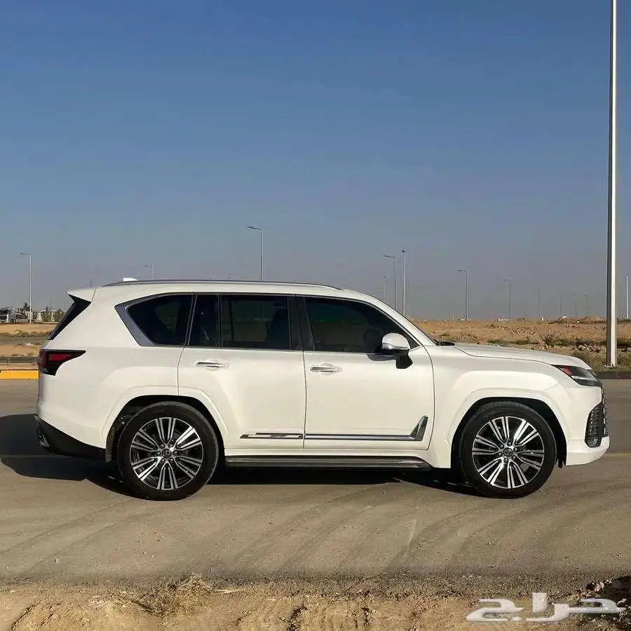 عرض اليوم ليكزس LX600BB كاش وتقسيط 4