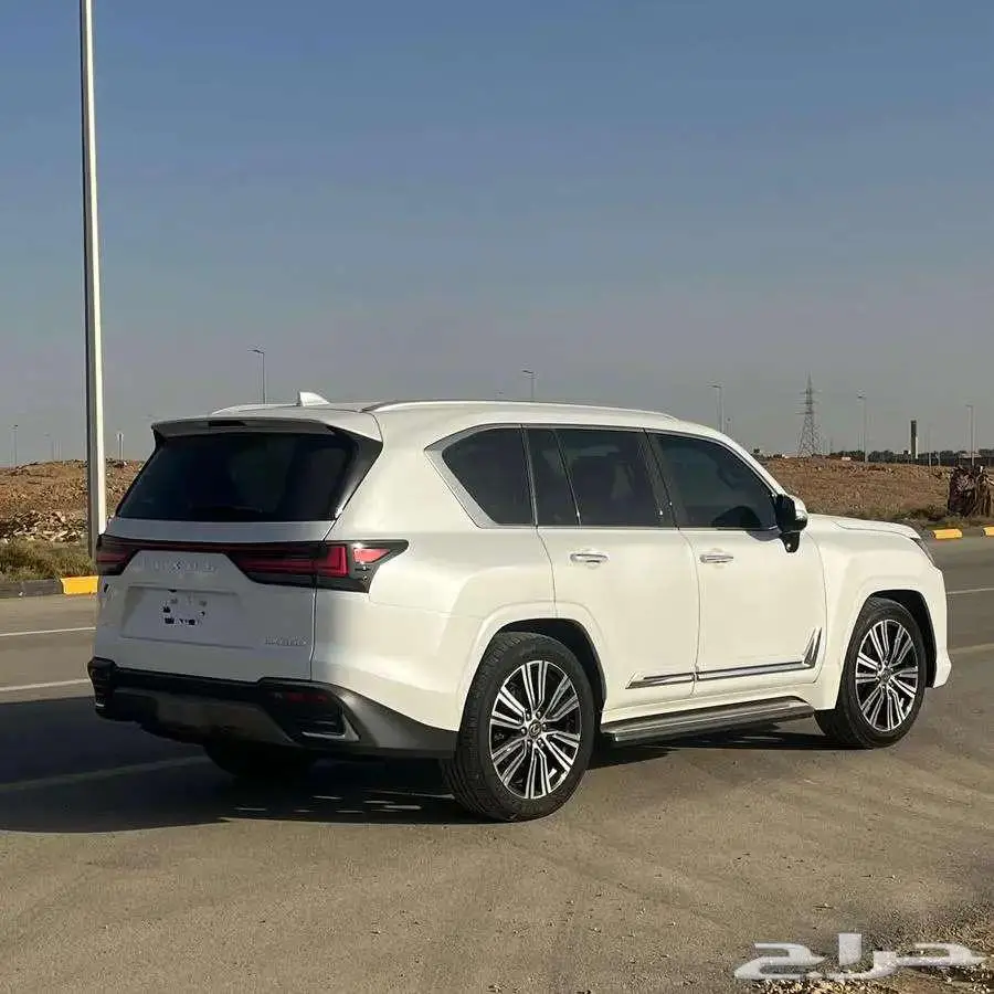 عرض اليوم ليكزس LX600BB كاش وتقسيط 3